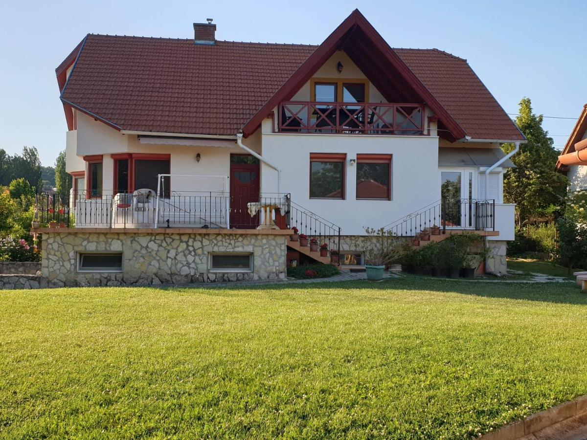 Rege Apartman Alsoors Exterior photo