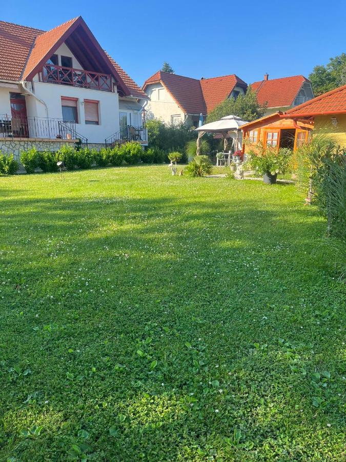 Rege Apartman Alsoors Exterior photo